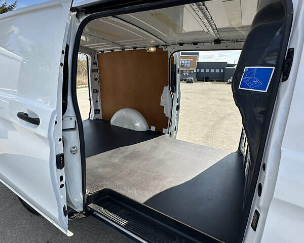 Белый Мерседес eVito, объемом двигателя 0 л и пробегом 2 тыс. км за 27900 $, фото 40 на Automoto.ua