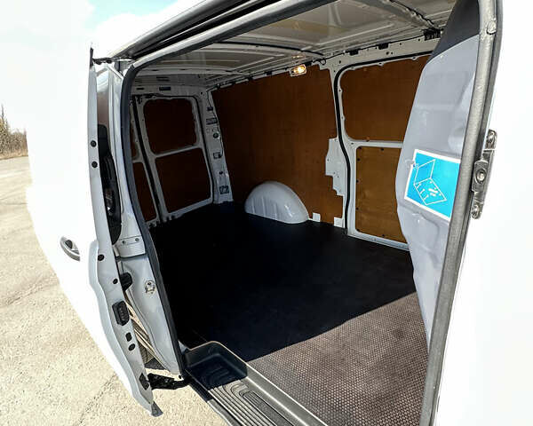 Белый Мерседес eVito, объемом двигателя 0 л и пробегом 2 тыс. км за 27900 $, фото 27 на Automoto.ua