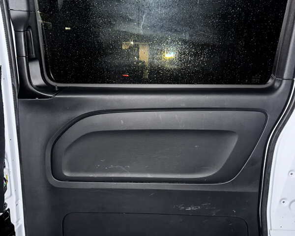 Білий Мерседес eVito, об'ємом двигуна 0 л та пробігом 39 тис. км за 26900 $, фото 55 на Automoto.ua