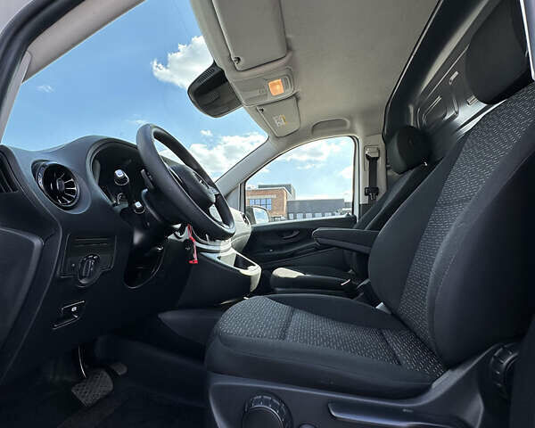 Белый Мерседес eVito, объемом двигателя 0 л и пробегом 2 тыс. км за 27900 $, фото 26 на Automoto.ua