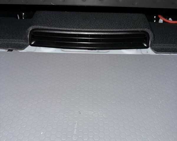 Білий Мерседес eVito, об'ємом двигуна 0 л та пробігом 39 тис. км за 26900 $, фото 53 на Automoto.ua