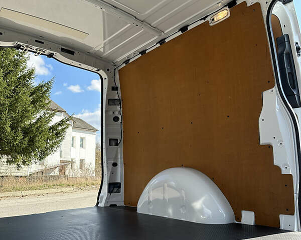 Белый Мерседес eVito, объемом двигателя 0 л и пробегом 2 тыс. км за 27900 $, фото 39 на Automoto.ua