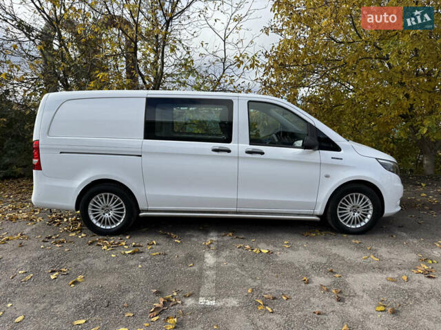 Білий Мерседес eVito, об'ємом двигуна 0 л та пробігом 39 тис. км за 26900 $, фото 7 на Automoto.ua