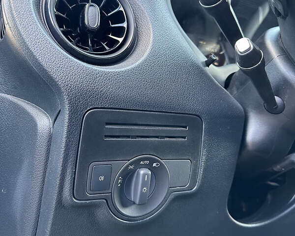 Белый Мерседес eVito, объемом двигателя 0 л и пробегом 2 тыс. км за 27900 $, фото 19 на Automoto.ua