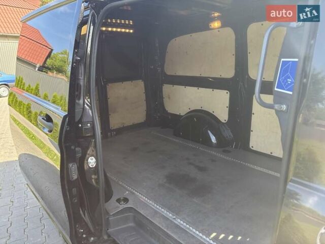 Черный Мерседес eVito, объемом двигателя 0 л и пробегом 37 тыс. км за 16500 $, фото 6 на Automoto.ua