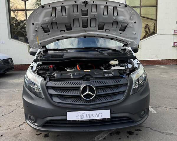 Мерседес eVito, об'ємом двигуна 0 л та пробігом 44 тис. км за 15999 $, фото 39 на Automoto.ua