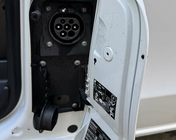 Мерседес eVito, об'ємом двигуна 0 л та пробігом 44 тис. км за 15999 $, фото 30 на Automoto.ua