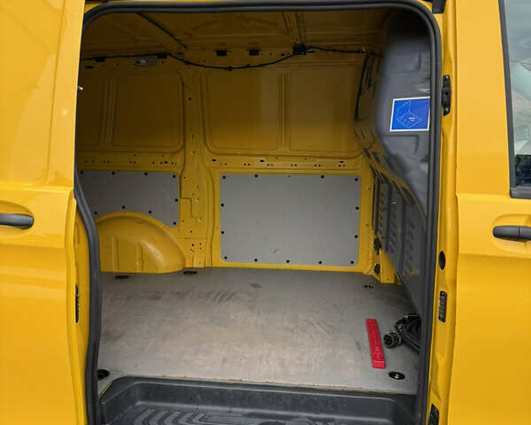 Жовтий Мерседес eVito, об'ємом двигуна 0 л та пробігом 77 тис. км за 16300 $, фото 29 на Automoto.ua