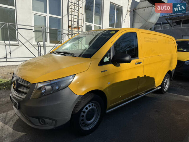 Жовтий Мерседес eVito, об'ємом двигуна 0 л та пробігом 49 тис. км за 13999 $, фото 3 на Automoto.ua