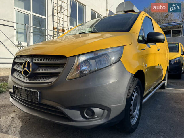Жовтий Мерседес eVito, об'ємом двигуна 0 л та пробігом 49 тис. км за 13999 $, фото 1 на Automoto.ua