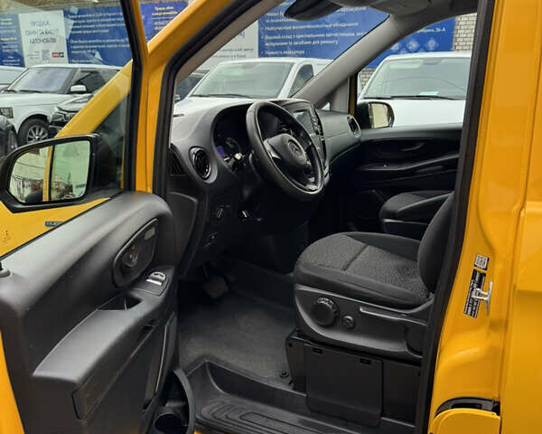 Жовтий Мерседес eVito, об'ємом двигуна 0 л та пробігом 77 тис. км за 16300 $, фото 12 на Automoto.ua