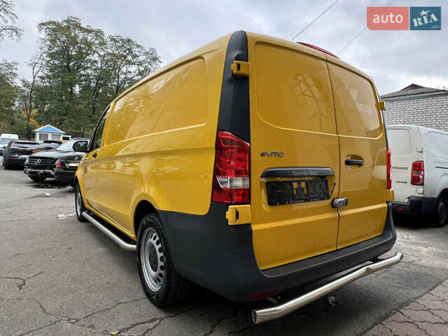 Жовтий Мерседес eVito, об'ємом двигуна 0 л та пробігом 77 тис. км за 16300 $, фото 7 на Automoto.ua