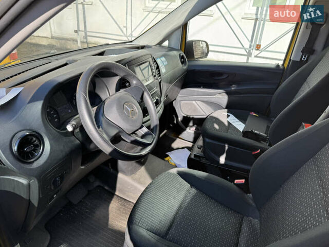 Жовтий Мерседес eVito, об'ємом двигуна 0 л та пробігом 49 тис. км за 13999 $, фото 6 на Automoto.ua