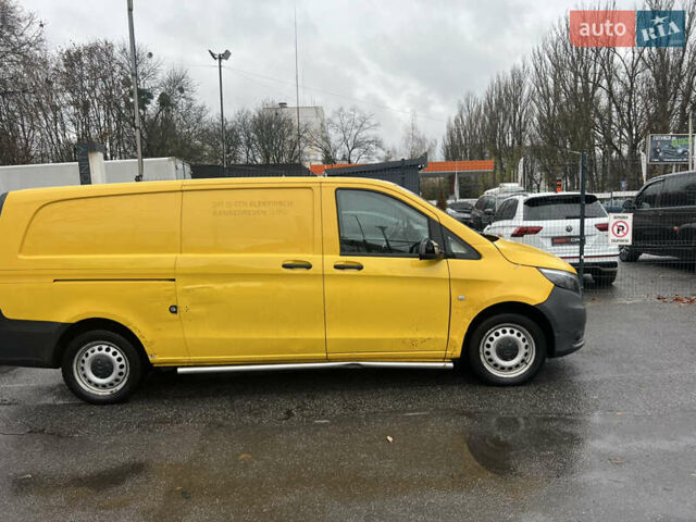 Желтый Мерседес eVito, объемом двигателя 0 л и пробегом 67 тыс. км за 12999 $, фото 5 на Automoto.ua