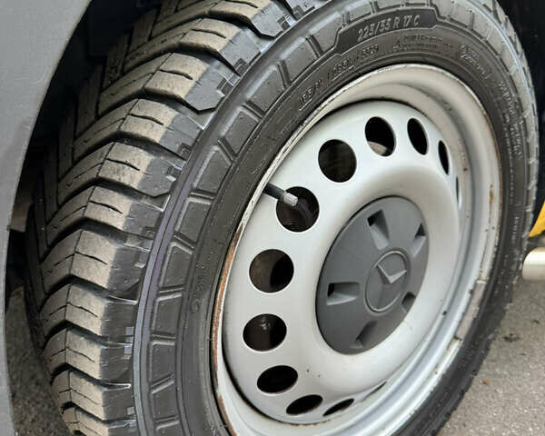 Жовтий Мерседес eVito, об'ємом двигуна 0 л та пробігом 77 тис. км за 16300 $, фото 25 на Automoto.ua