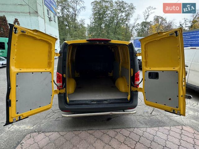 Жовтий Мерседес eVito, об'ємом двигуна 0 л та пробігом 77 тис. км за 16300 $, фото 32 на Automoto.ua