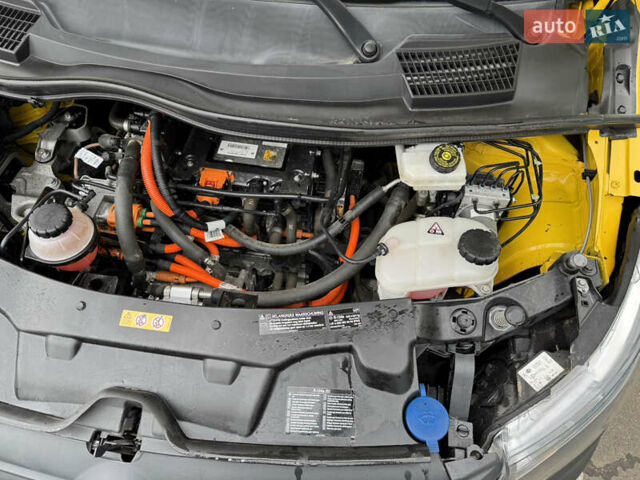 Жовтий Мерседес eVito, об'ємом двигуна 0 л та пробігом 77 тис. км за 16300 $, фото 36 на Automoto.ua