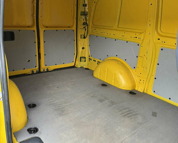 Жовтий Мерседес eVito, об'ємом двигуна 0 л та пробігом 77 тис. км за 16300 $, фото 31 на Automoto.ua