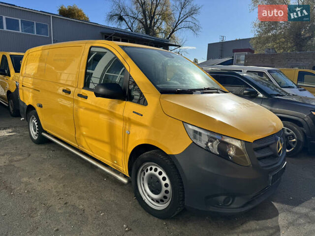 Жовтий Мерседес eVito, об'ємом двигуна 0 л та пробігом 49 тис. км за 13999 $, фото 2 на Automoto.ua