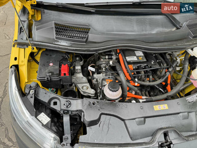 Жовтий Мерседес eVito, об'ємом двигуна 0 л та пробігом 77 тис. км за 16300 $, фото 37 на Automoto.ua