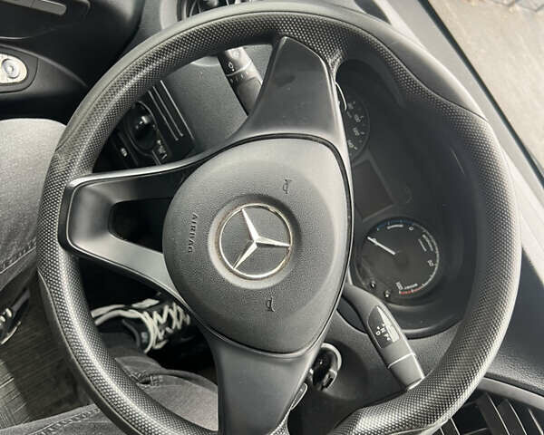 Желтый Мерседес eVito, объемом двигателя 0 л и пробегом 67 тыс. км за 12999 $, фото 17 на Automoto.ua