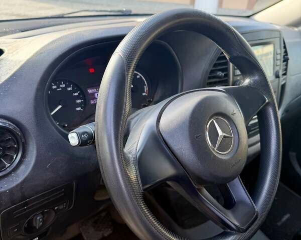Жовтий Мерседес eVito, об'ємом двигуна 0 л та пробігом 82 тис. км за 10600 $, фото 23 на Automoto.ua
