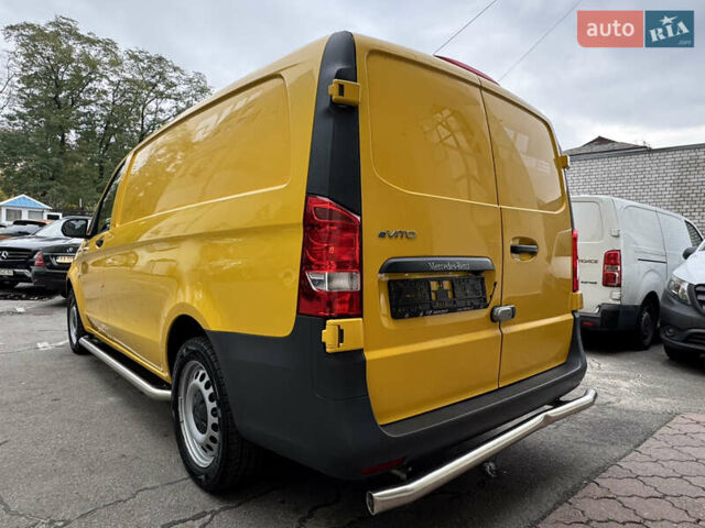 Жовтий Мерседес eVito, об'ємом двигуна 0 л та пробігом 77 тис. км за 16300 $, фото 9 на Automoto.ua