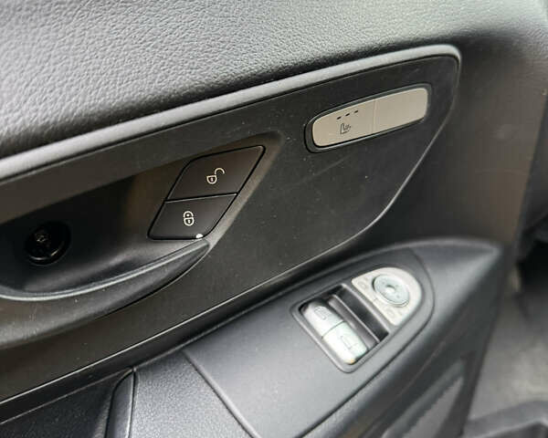 Жовтий Мерседес eVito, об'ємом двигуна 0 л та пробігом 77 тис. км за 16300 $, фото 15 на Automoto.ua