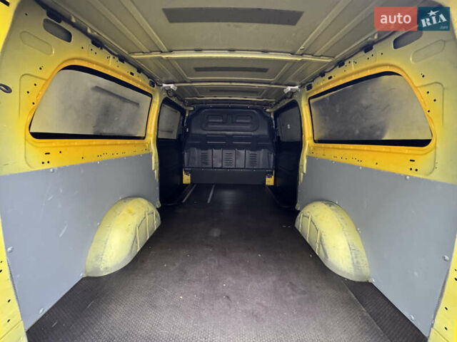 Желтый Мерседес eVito, объемом двигателя 0 л и пробегом 95 тыс. км за 18999 $, фото 35 на Automoto.ua