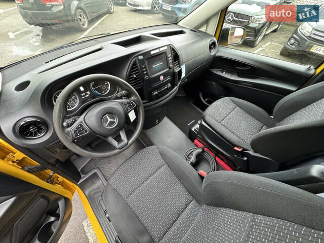 Желтый Мерседес eVito, объемом двигателя 0 л и пробегом 95 тыс. км за 18999 $, фото 13 на Automoto.ua