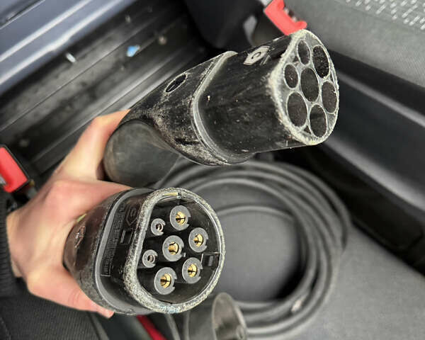 Желтый Мерседес eVito, объемом двигателя 0 л и пробегом 95 тыс. км за 18999 $, фото 28 на Automoto.ua