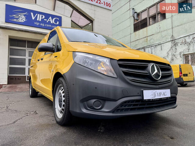 Желтый Мерседес eVito, объемом двигателя 0 л и пробегом 95 тыс. км за 18999 $, фото 3 на Automoto.ua