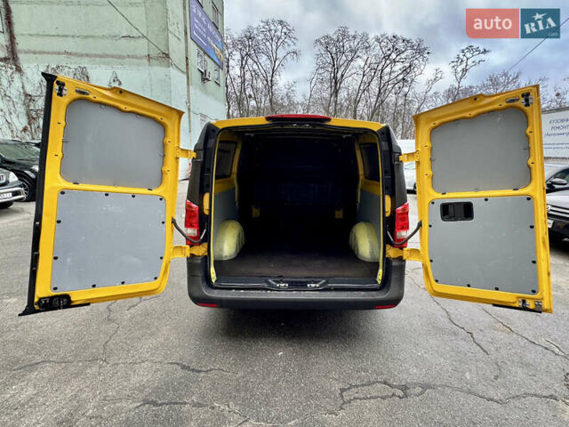 Желтый Мерседес eVito, объемом двигателя 0 л и пробегом 95 тыс. км за 18999 $, фото 34 на Automoto.ua