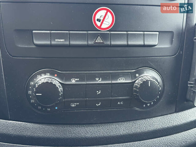 Желтый Мерседес eVito, объемом двигателя 0 л и пробегом 95 тыс. км за 18999 $, фото 21 на Automoto.ua