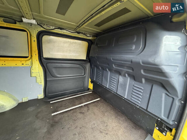 Желтый Мерседес eVito, объемом двигателя 0 л и пробегом 95 тыс. км за 18999 $, фото 32 на Automoto.ua