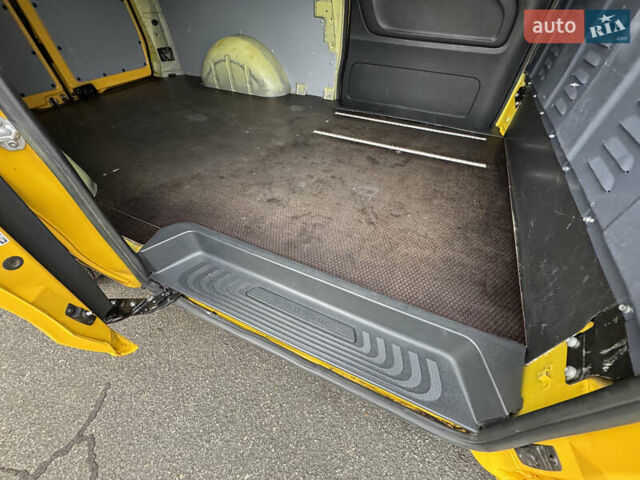 Желтый Мерседес eVito, объемом двигателя 0 л и пробегом 95 тыс. км за 18999 $, фото 33 на Automoto.ua