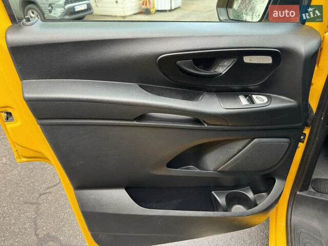 Желтый Мерседес eVito, объемом двигателя 0 л и пробегом 95 тыс. км за 18999 $, фото 14 на Automoto.ua