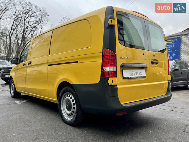 Желтый Мерседес eVito, объемом двигателя 0 л и пробегом 95 тыс. км за 18999 $, фото 6 на Automoto.ua