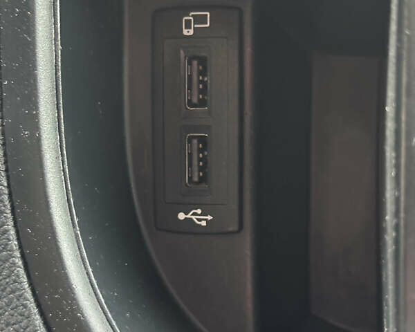 Желтый Мерседес eVito, объемом двигателя 0 л и пробегом 95 тыс. км за 18999 $, фото 22 на Automoto.ua