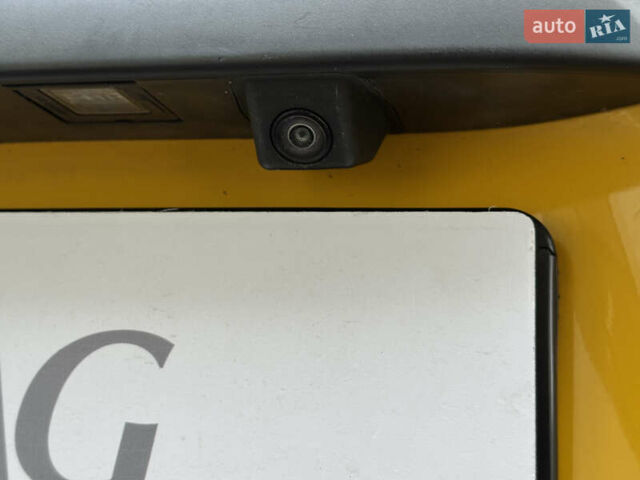 Желтый Мерседес eVito, объемом двигателя 0 л и пробегом 95 тыс. км за 18999 $, фото 40 на Automoto.ua