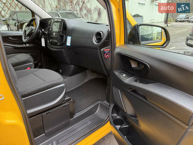Желтый Мерседес eVito, объемом двигателя 0 л и пробегом 95 тыс. км за 18999 $, фото 25 на Automoto.ua