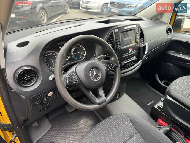 Желтый Мерседес eVito, объемом двигателя 0 л и пробегом 95 тыс. км за 18999 $, фото 11 на Automoto.ua