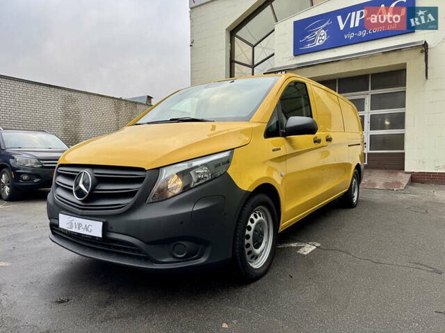 Желтый Мерседес eVito, объемом двигателя 0 л и пробегом 95 тыс. км за 18999 $, фото 1 на Automoto.ua