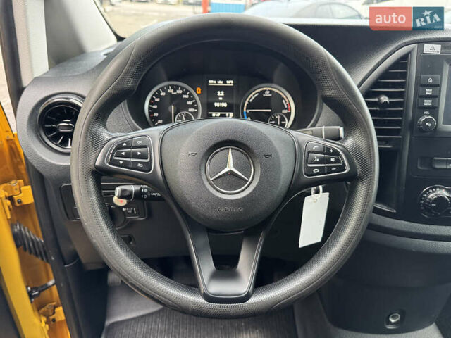 Желтый Мерседес eVito, объемом двигателя 0 л и пробегом 95 тыс. км за 18999 $, фото 18 на Automoto.ua