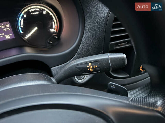 Сірий Мерседес eVito, об'ємом двигуна 0 л та пробігом 32 тис. км за 16500 $, фото 24 на Automoto.ua