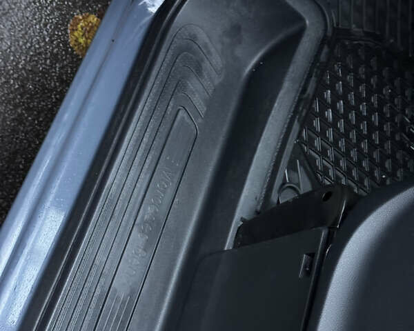 Сірий Мерседес eVito, об'ємом двигуна 0 л та пробігом 32 тис. км за 16500 $, фото 19 на Automoto.ua