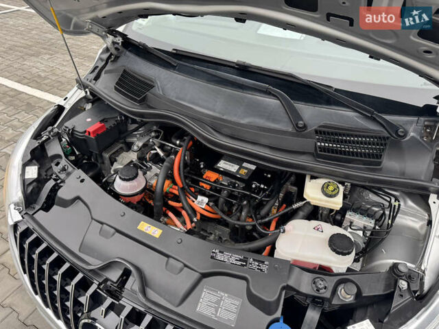 Серый Мерседес eVito, объемом двигателя 0 л и пробегом 37 тыс. км за 21500 $, фото 25 на Automoto.ua