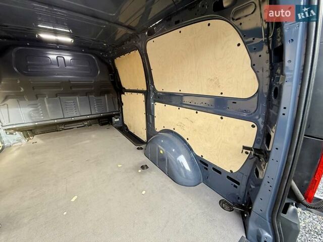 Серый Мерседес eVito, объемом двигателя 0 л и пробегом 17 тыс. км за 14999 $, фото 16 на Automoto.ua