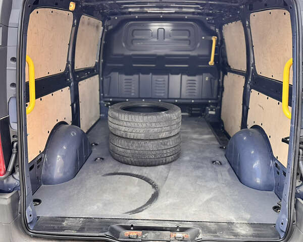 Сірий Мерседес eVito, об'ємом двигуна 0 л та пробігом 37 тис. км за 15700 $, фото 5 на Automoto.ua