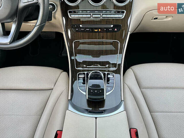 Белый Мерседес GLC-Class Coupe, объемом двигателя 1.99 л и пробегом 91 тыс. км за 30000 $, фото 29 на Automoto.ua